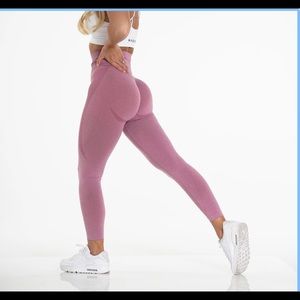NVGTN contour leggings in pastel pink
